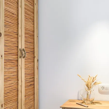 Litsa Malli * Pollonia