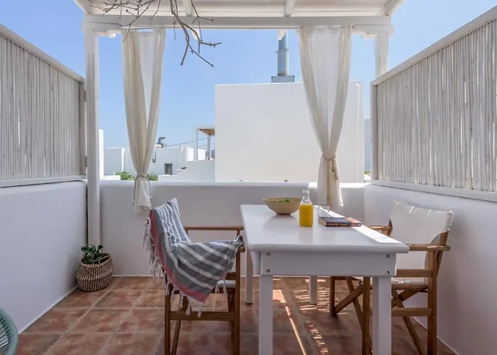 Litsa Malli Pollonia