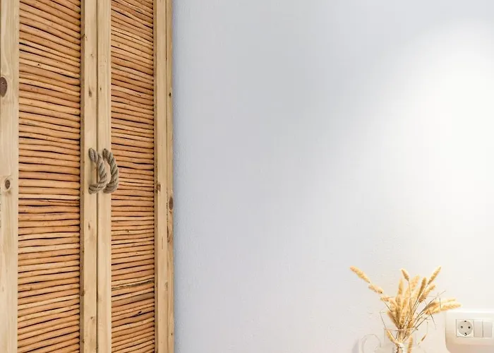 Litsa Malli * Поллония